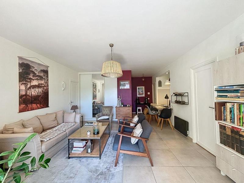 Appartement - 90 m² - 4 pièces