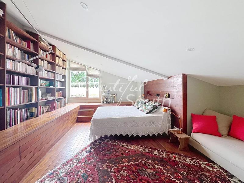 Villa - 300 m² - 7 pièces