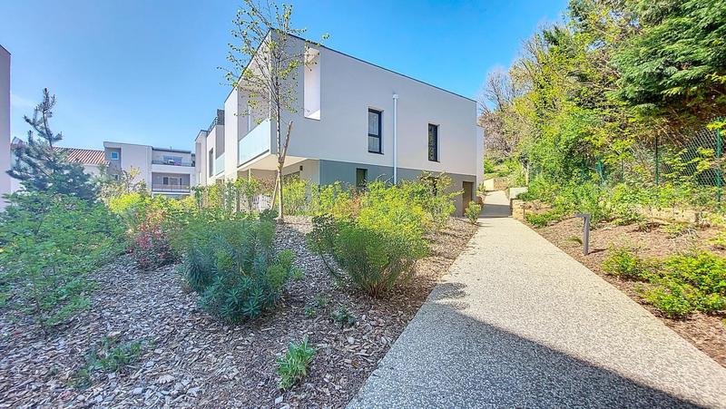 Appartement - 83 m² - 4 pièces