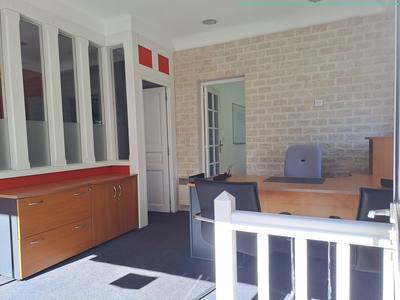 Bureau - 64 m² - 5 pièces