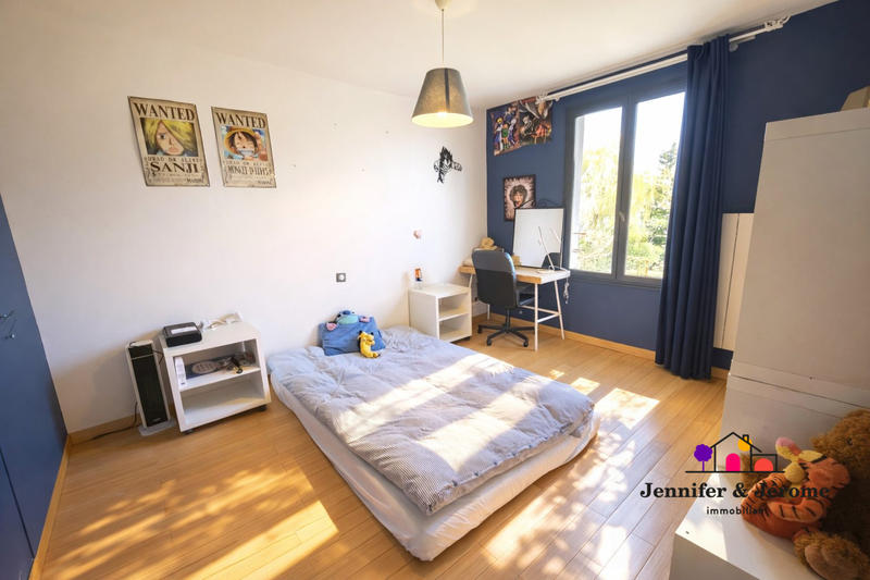 Maison - 267 m² - 9 pièces