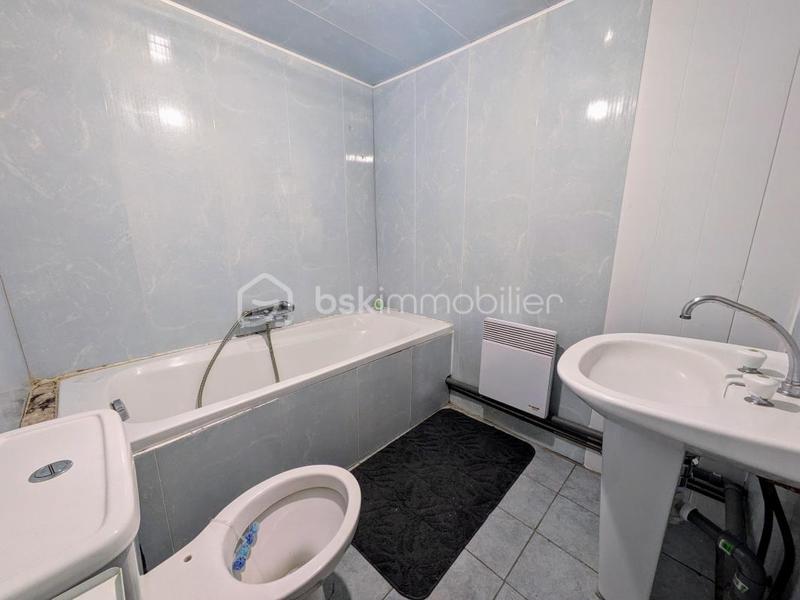 Maison traditionnelle - 96 m² - 6 pièces