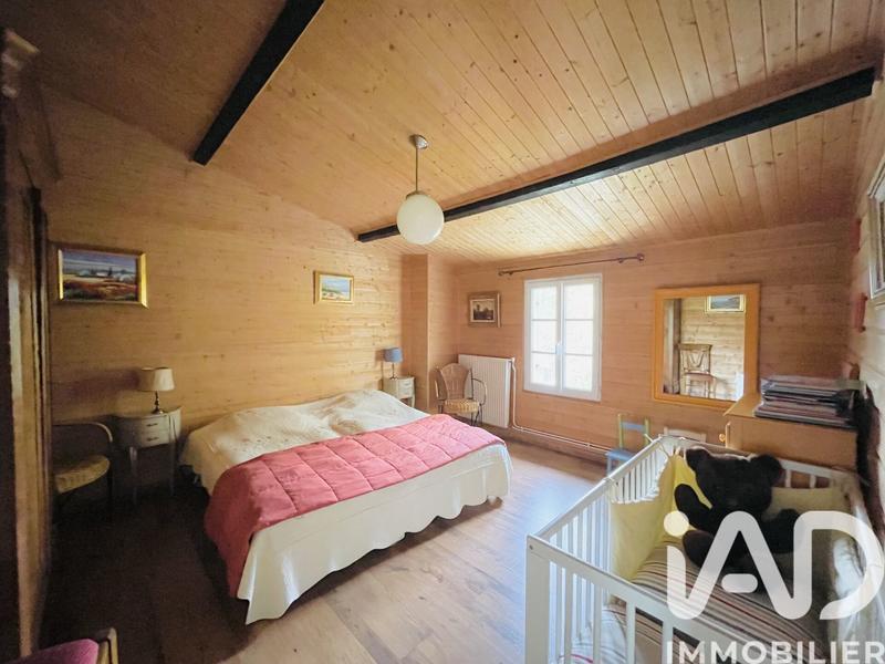 Maison - 230 m² - 9 pièces