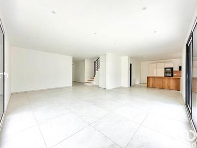 Maison - 140 m² - 5 pièces