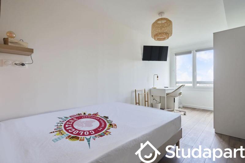 Chambre - 13 m² - 1 pièce