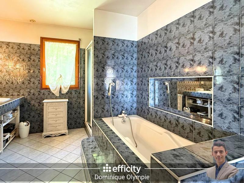 Maison - 165 m² - 6 pièces