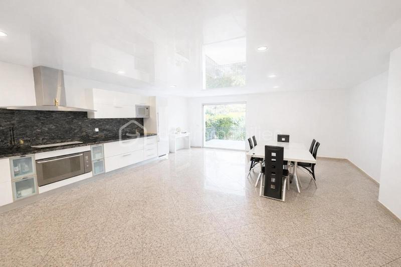 Maison - 185 m² - 6 pièces