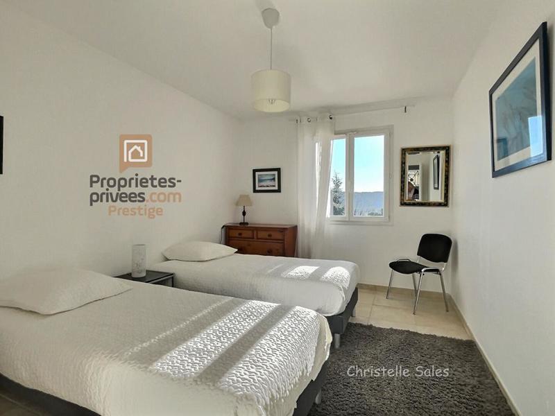 Villa - 185 m² - 7 pièces