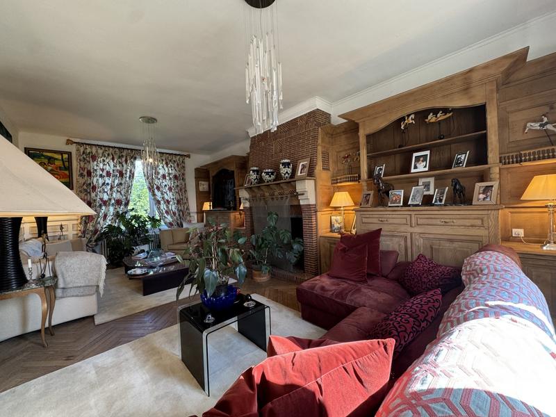 Maison - 700 m² - 15 pièces