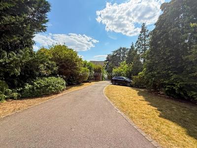 Maison - 312 m² - 7 pièces