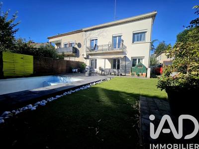 Maison - 181 m² - 7 pièces