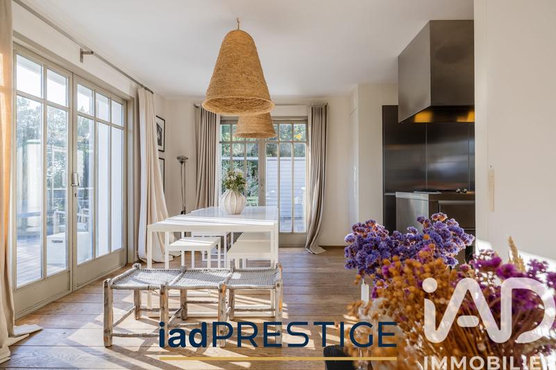 Maison - 257 m² - 8 pièces