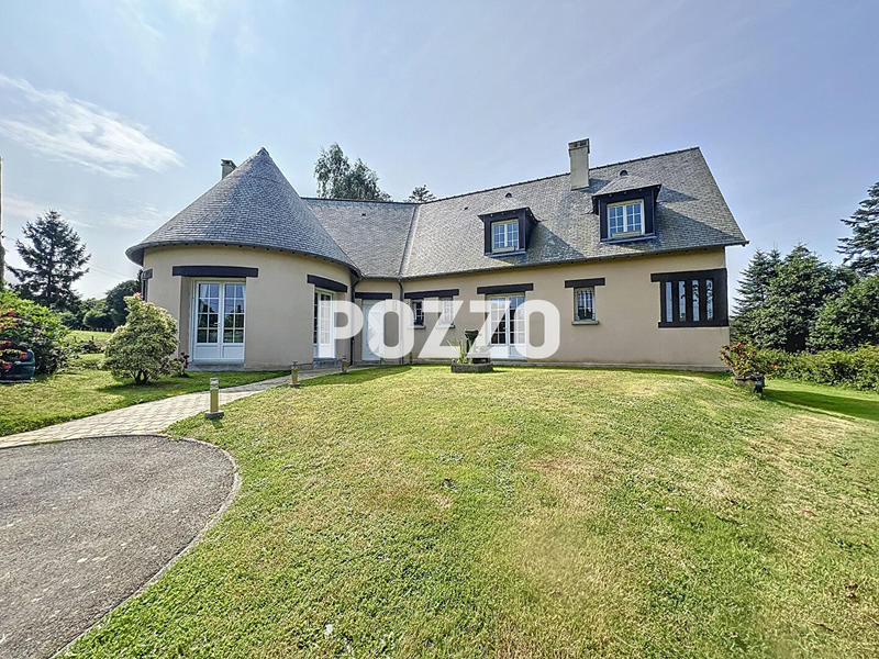 Maison - 255 m² - 8 pièces