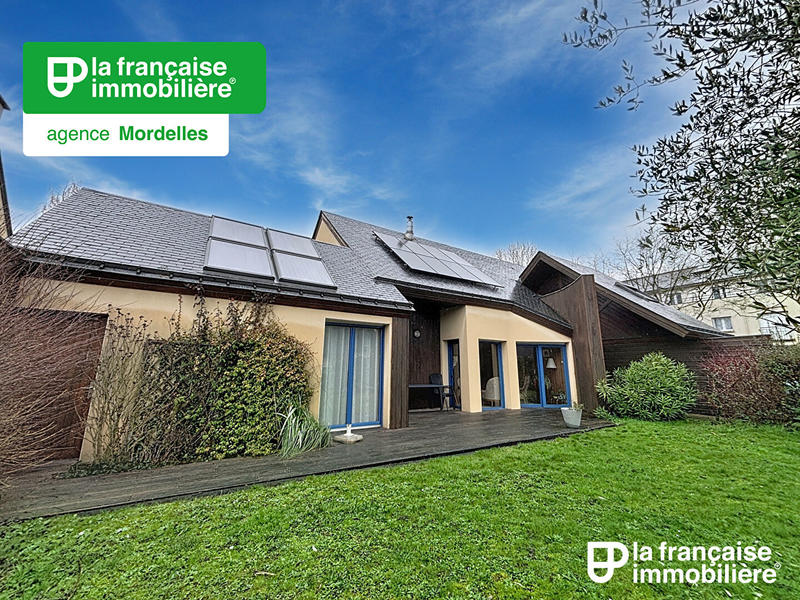 Maison - 161 m² - 8 pièces