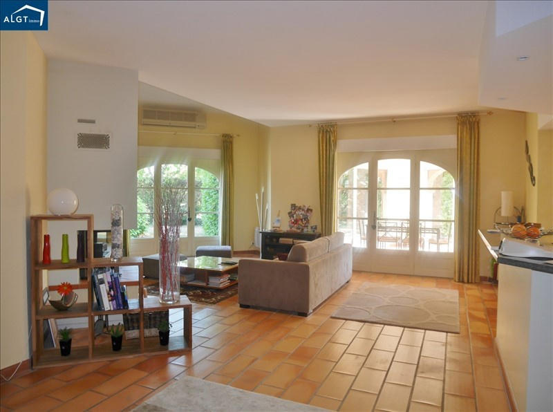 Maison - 180 m² - 5 pièces