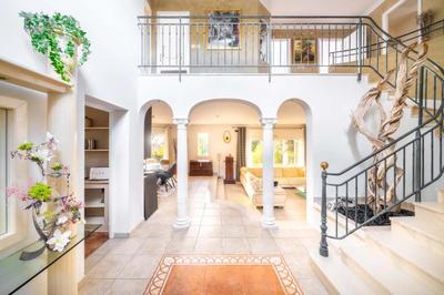 Maison - 226 m² - 8 pièces