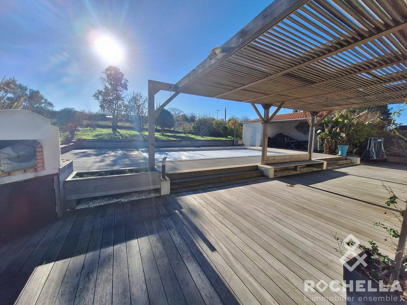 Maison traditionnelle - 198 m² - 7 pièces