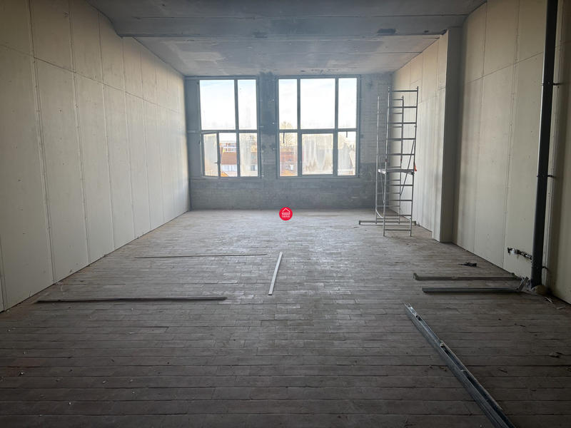 Loft - 73 m² - 1 pièce