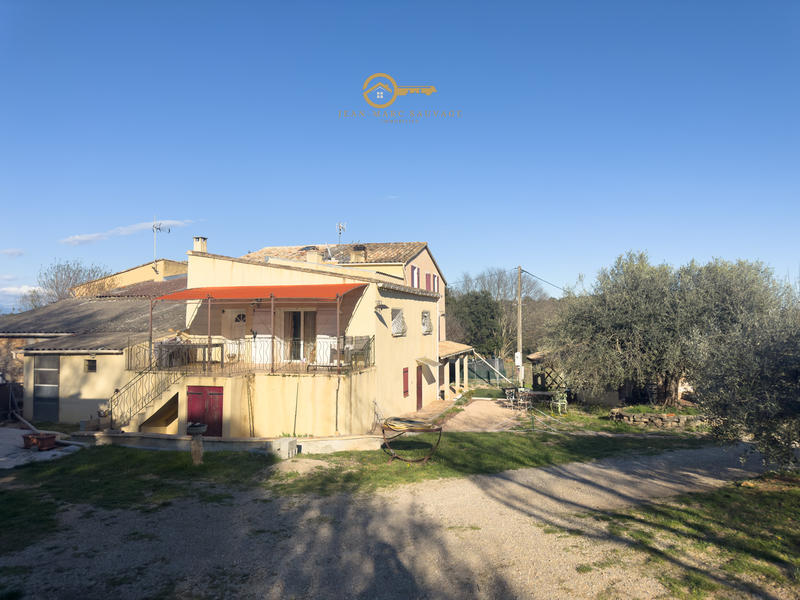 Propriété - 231 m² - 14 pièces