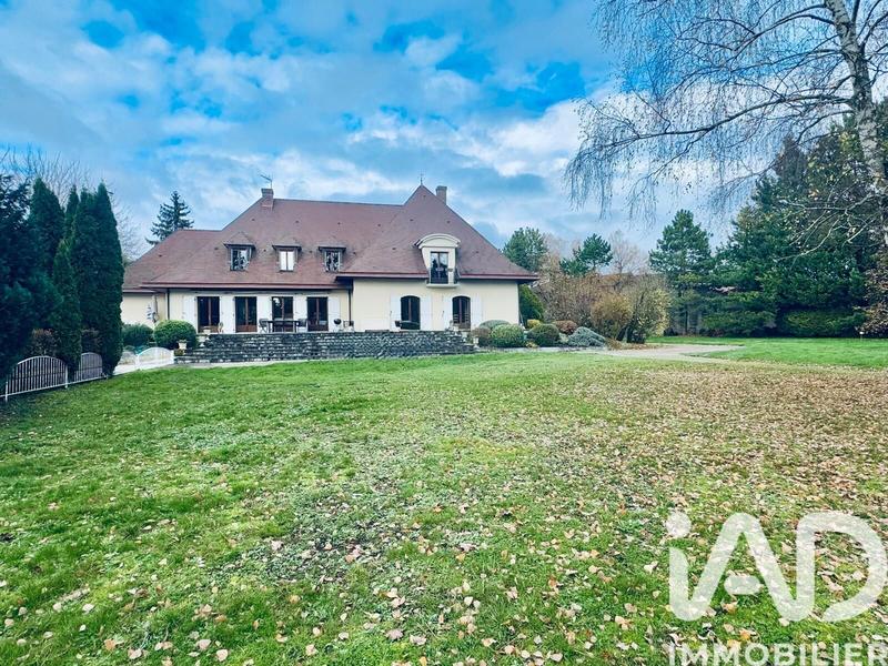 Maison - 410 m² - 12 pièces