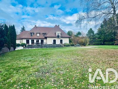 Maison - 410 m² - 12 pièces