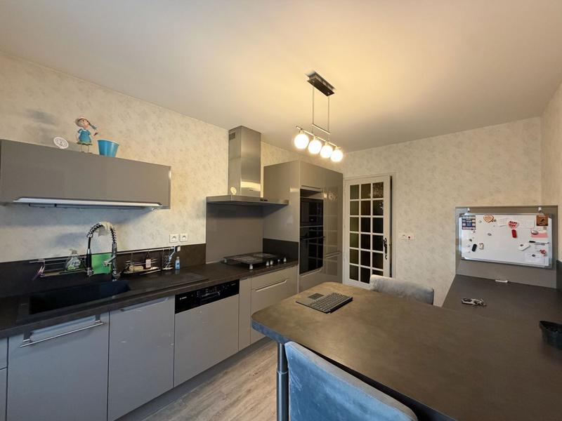 Maison traditionnelle - 93 m² - 7 pièces