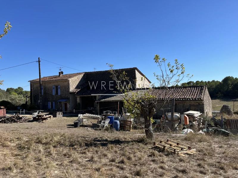 Propriété - 199 m² - 10 pièces