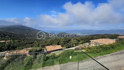 Maison - 172 m² - 3 pièces