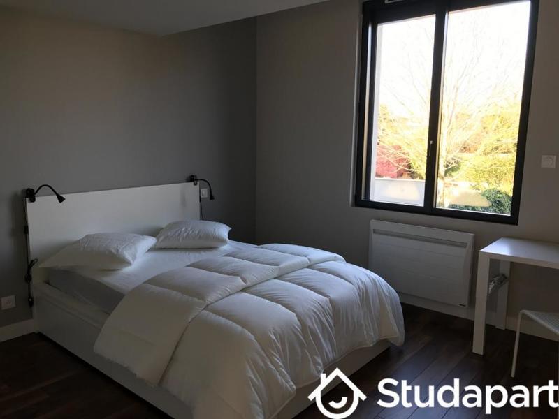 Chambre - 11 m² - 1 pièce