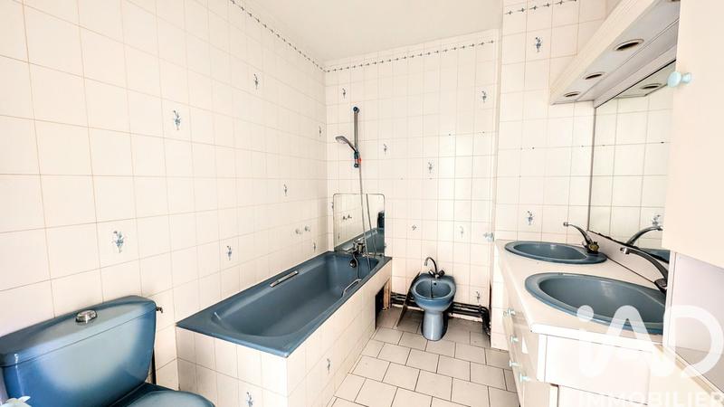 Maison - 248 m² - 9 pièces