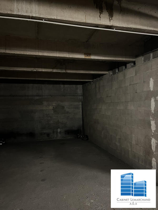 Parking / Garage - 10 m²