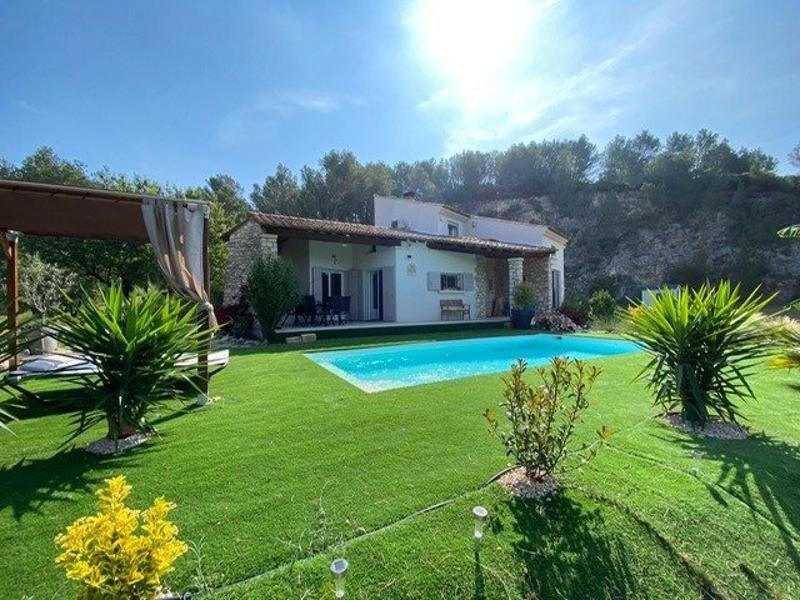 Maison - 185 m² - 6 pièces