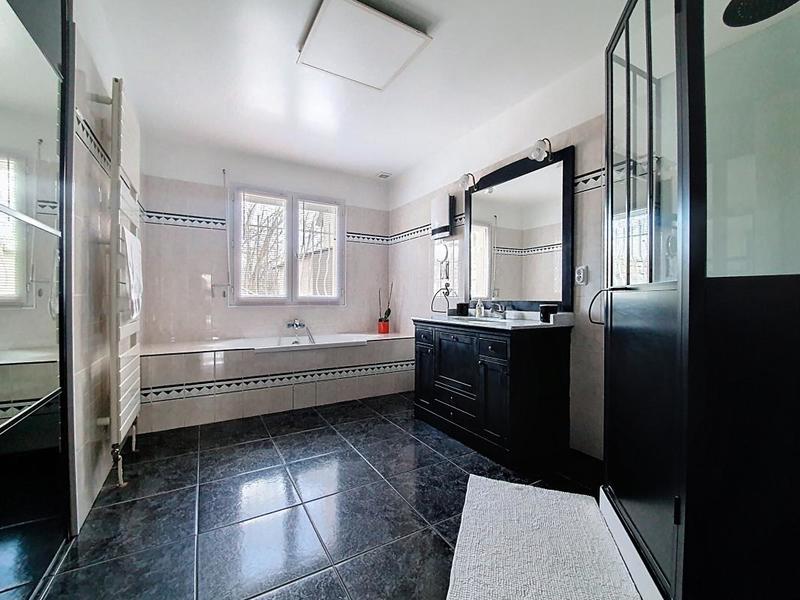 Maison - 170 m² - 5 pièces