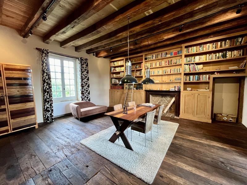 Maison - 411 m² - 7 pièces