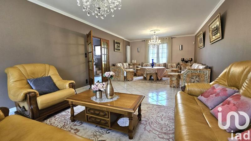 Maison - 180 m² - 8 pièces