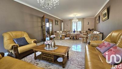 Maison - 180 m² - 8 pièces