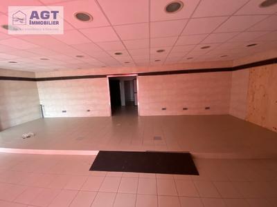 Local commercial - 137 m² - 4 pièces