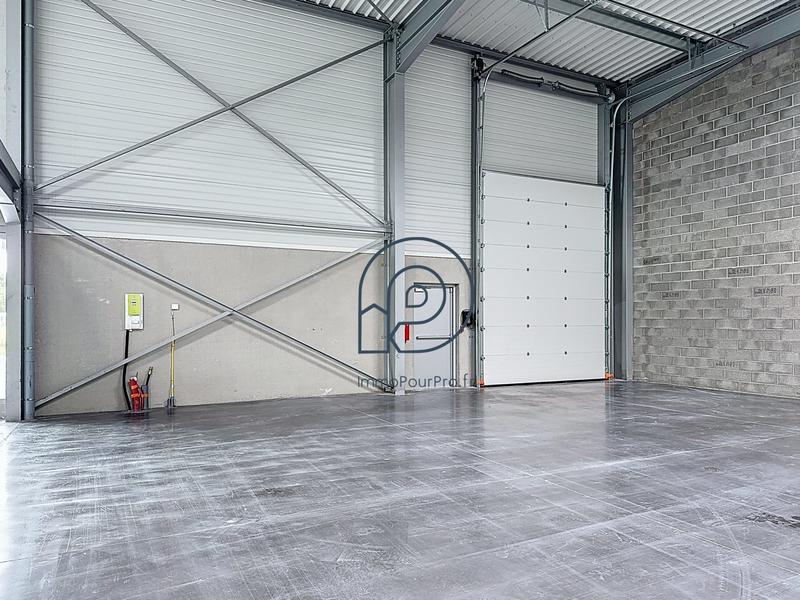 Local d'activités - 680 m²