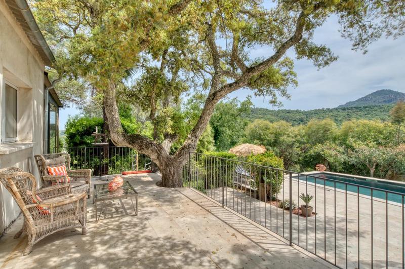 Maison de domaine équestre - 524 m² - 9 pièces