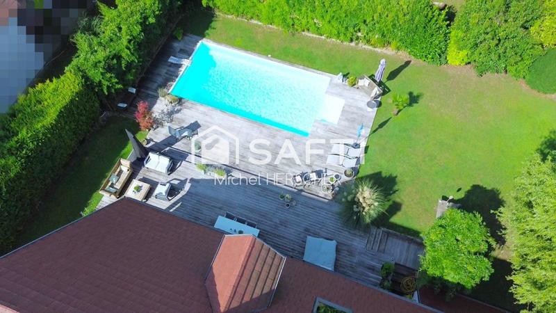 Villa - 230 m² - 7 pièces