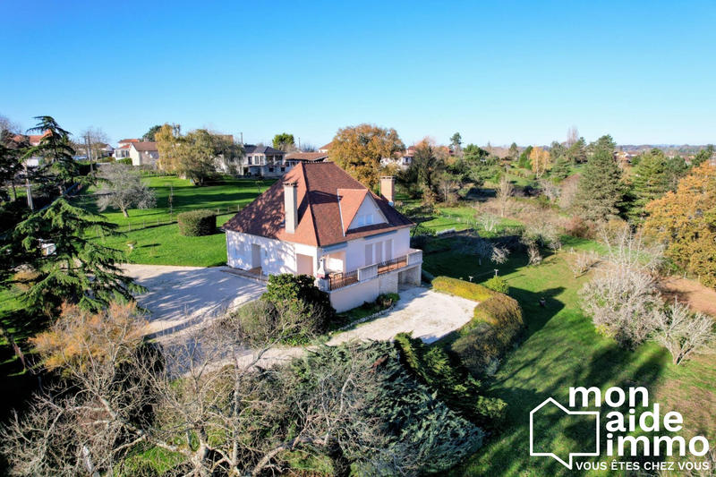 Maison - 160 m² - 6 pièces