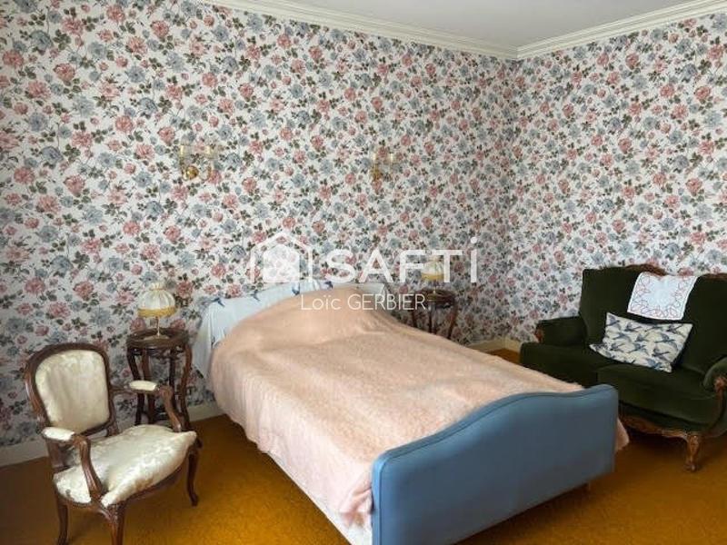 Maison - 360 m² - 10 pièces