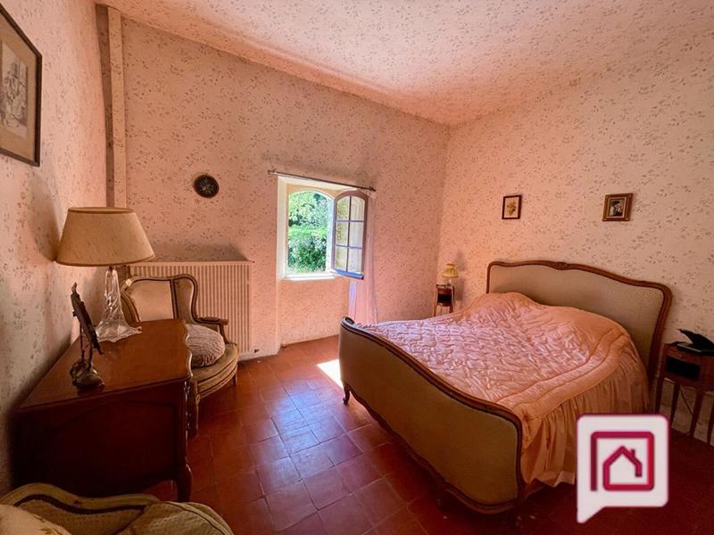 Maison - 265 m² - 11 pièces