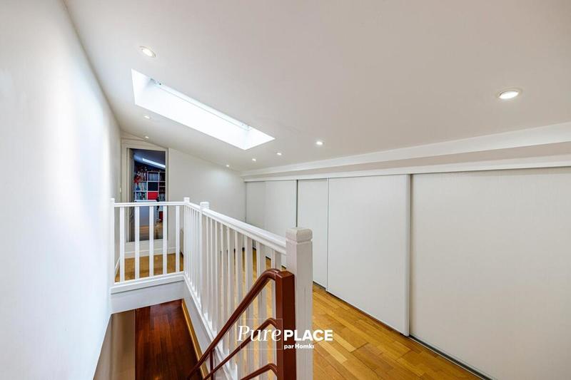 Villa - 225 m² - 6 pièces