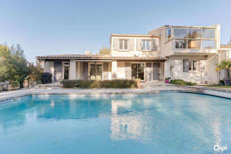 Maison - 220 m² - 5 pièces