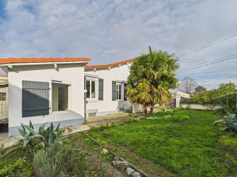 Maison - 92 m² - 5 pièces