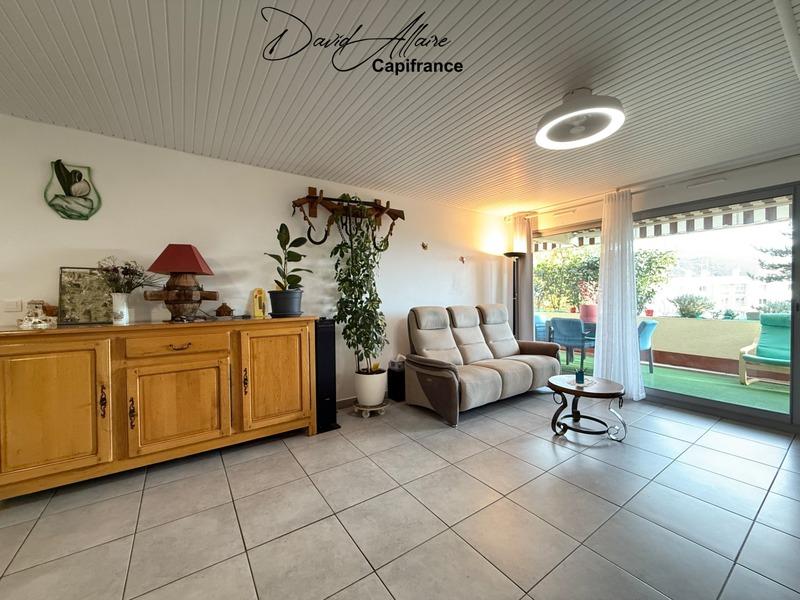 Appartement - 77 m² - 3 pièces