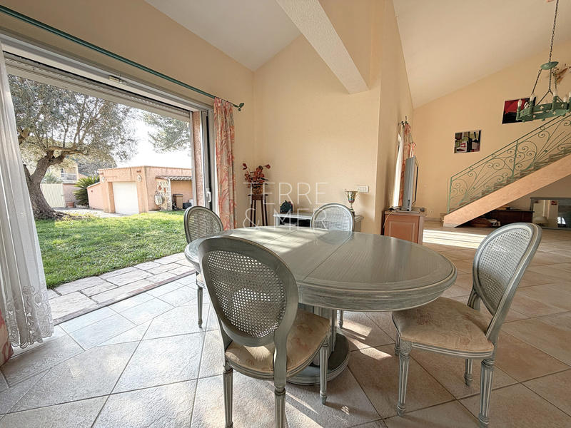 Maison - 240 m² - 7 pièces