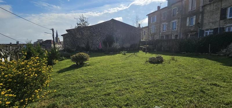 Hôtel particulier - 240 m² - 5 pièces