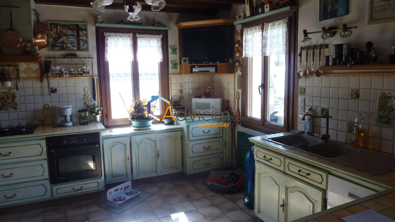 Maison - 210 m² - 6 pièces